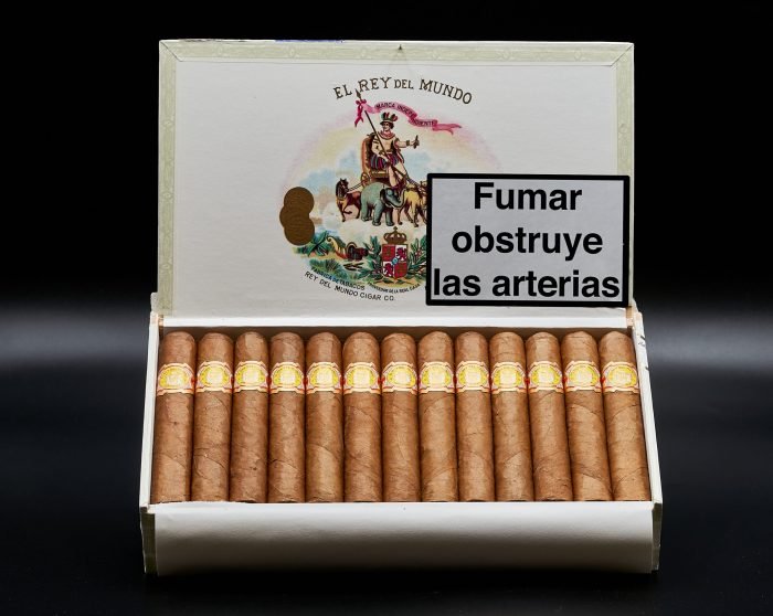 El Rey del Mundo Choix Supreme (25) – Premium Cuban Cigars Box of 25 El Rey del Mundo Choix Supreme box of 25 premium Cuban cigars handcrafted with aged Cuban tobacco, offering a smooth medium-bodied profile with rich aroma and refined flavor.