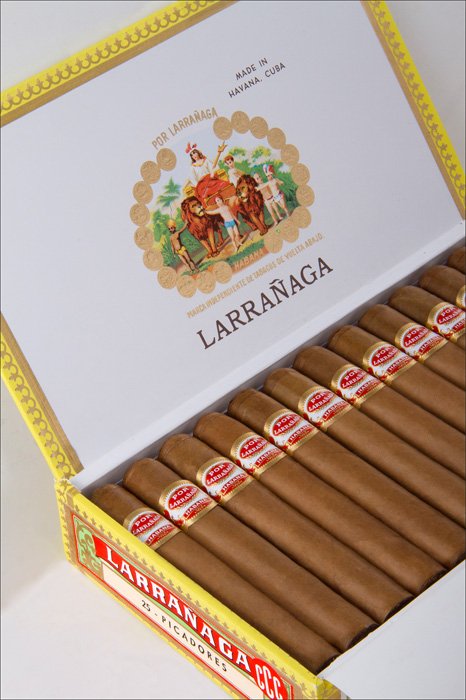 Por Larrañaga Picadores – Classic Cuban Cigar Por Larrañaga Picadores Cuban cigar in robusto format, handcrafted with aged Cuban tobacco for smooth, mild-to-medium flavor and balanced aroma.