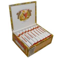 Romeo y Julieta No.1 premium Cuban cigar handcrafted with aged tobacco leaves, offering a smooth draw and refined medium-bodied smoking experience.