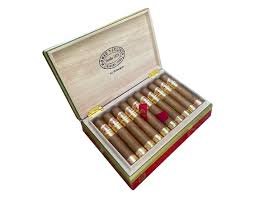 Romeo y Julieta Línea de Oro Hidalgos box of 25 luxury Cuban cigars handcrafted with aged tobacco leaves, offering a smooth draw and rich, refined smoking experience.