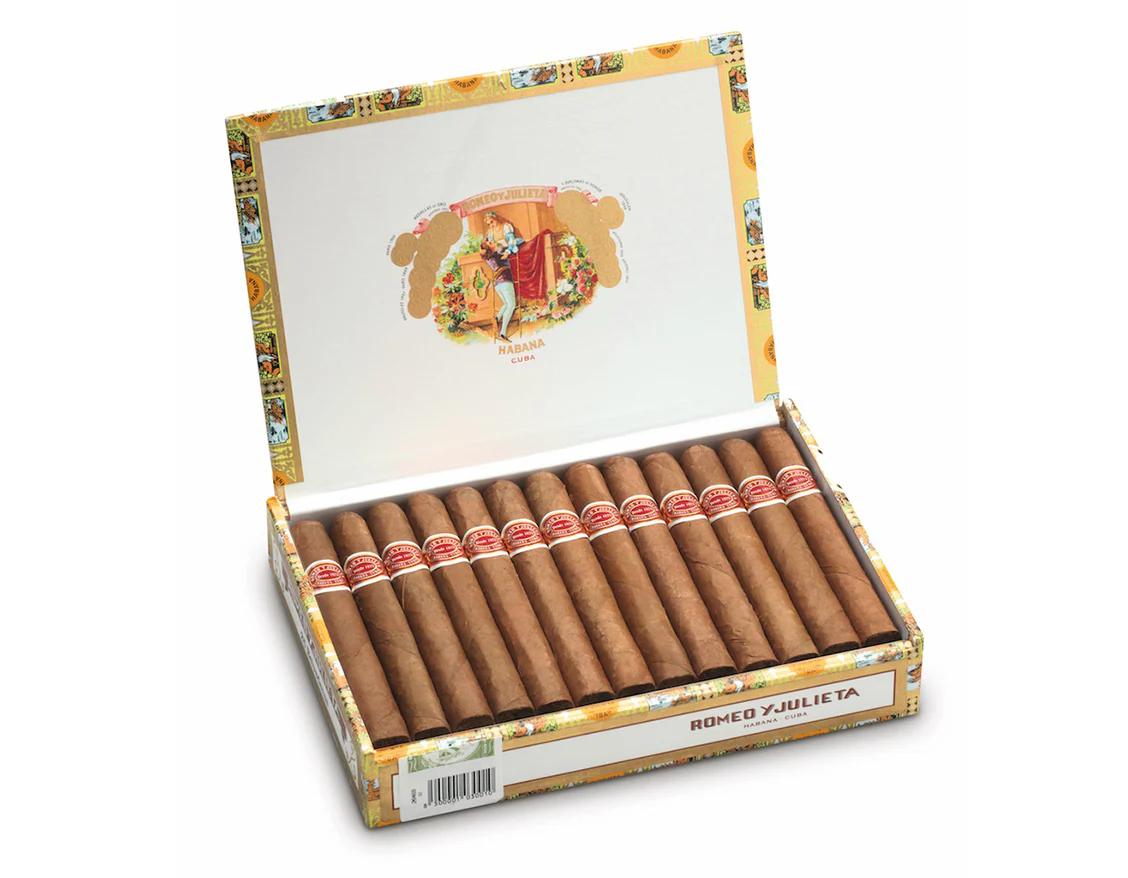Romeo y Julieta Cazadores (25) – Premium Cuban Cigars Box of 25 Romeo y Julieta Cazadores box of 25 premium Cuban cigars handcrafted with aged tobacco leaves, offering a smooth draw and balanced medium-bodied smoking experience.