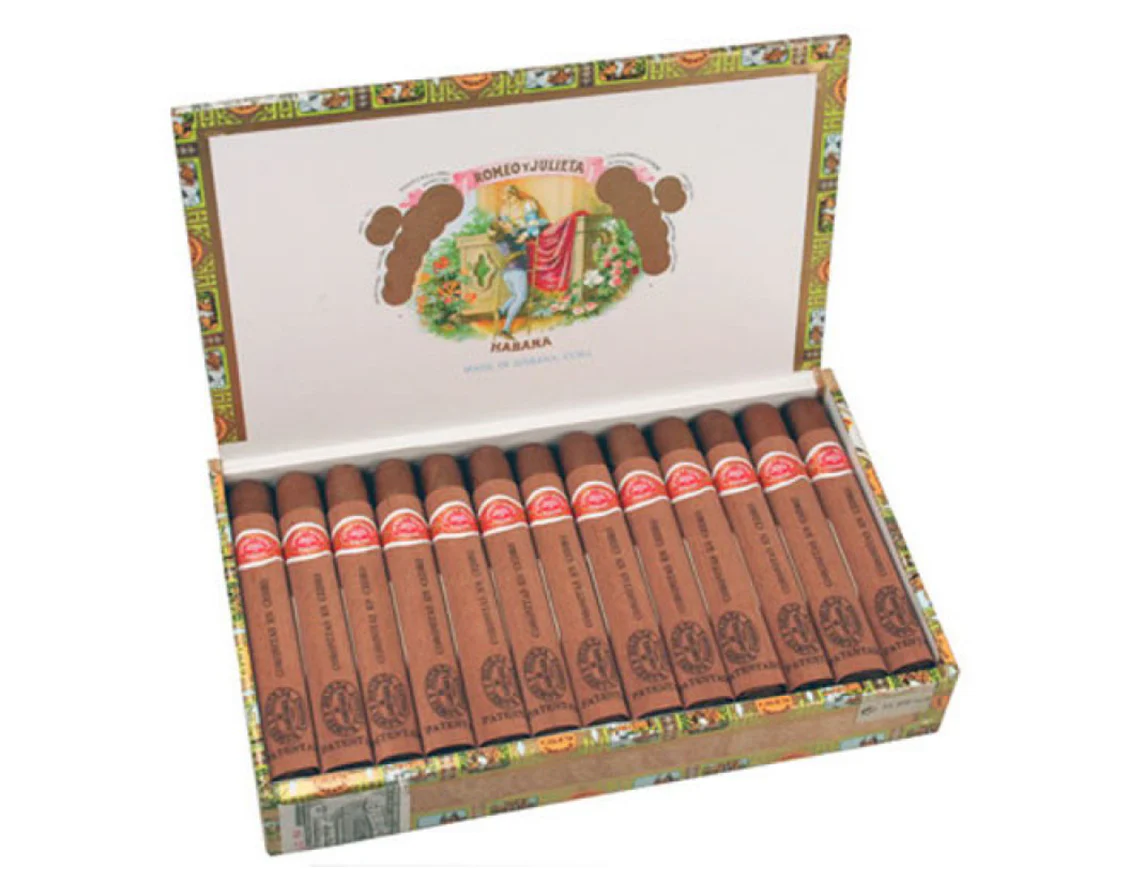 Romeo y Julieta Coronitas en Cedro (25) – Premium Cuban Cigars Box of 25 Romeo y Julieta Coronitas en Cedro box of 25 premium Cuban cigars handcrafted with aged tobacco leaves, featuring a smooth draw and balanced, refined smoking experience with cedar infusion.